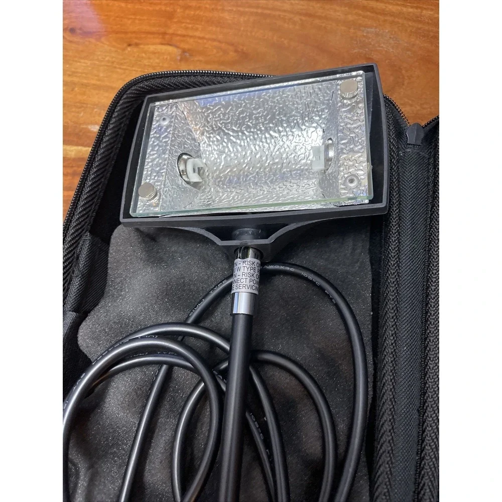 2 Intertek model SL-2001b 200w Halogen Spotlight display pop up booth podium (TD
